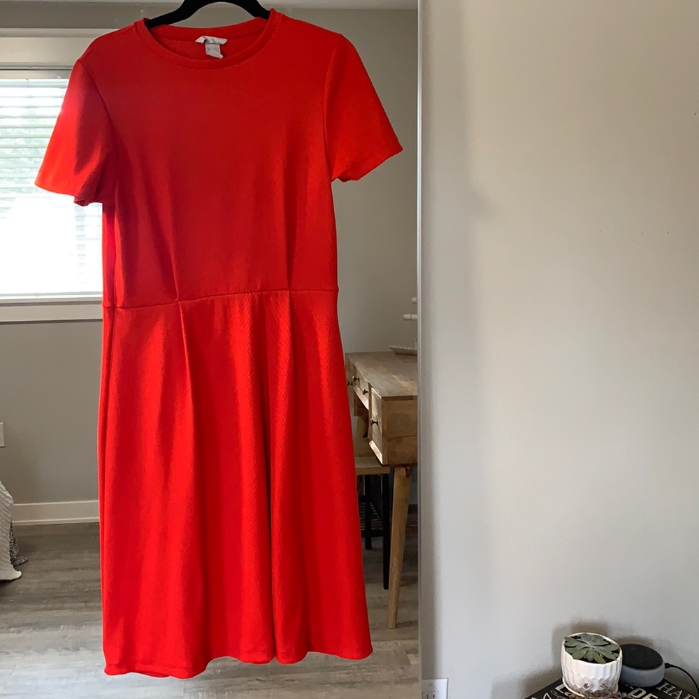 H&M Red Dress. Size M.